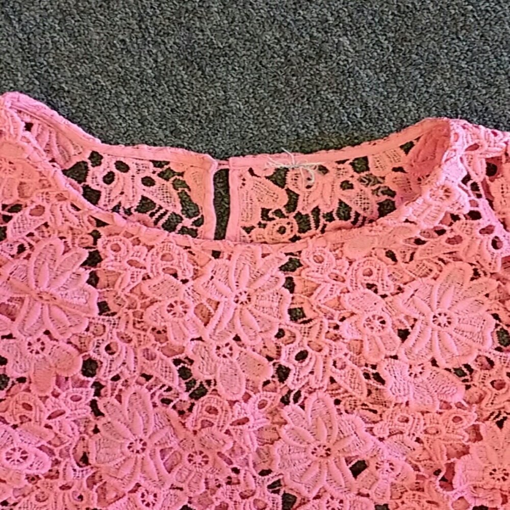 Ladies top - Picture 3 of 3